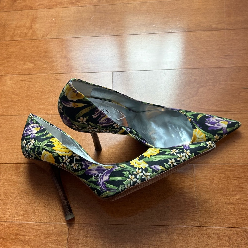 Selling Guess heels. Size 7.5